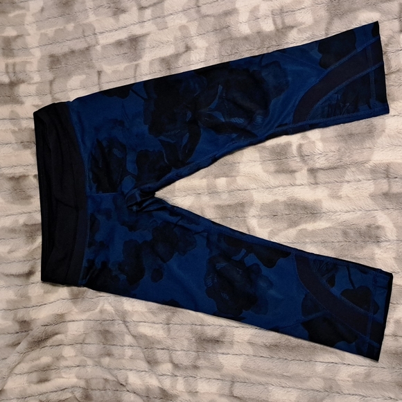 lululemon athletica Pants - Lululemon Capri length leggings